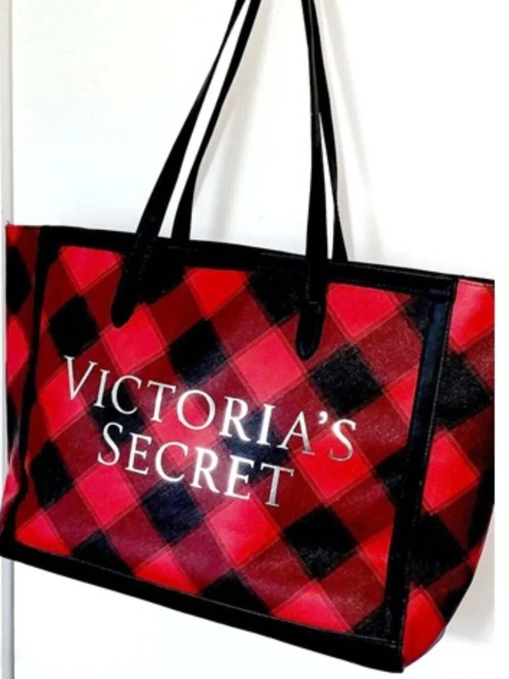 Victoria's Secret Tote Bag Tote Duffle BagWeekender Red Black Plaid NWT